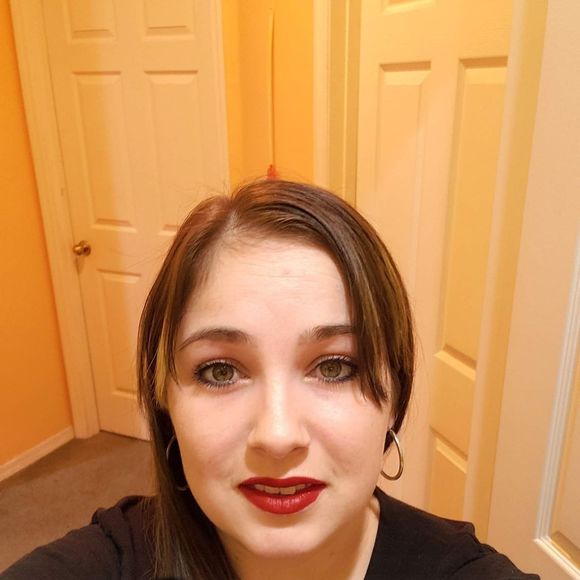 Meet your Posher, Amber - Picture 1 of 1